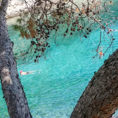 Karbuni Blato (Korcula)