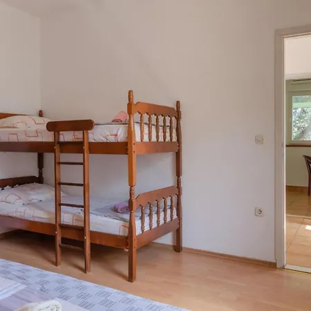 Apartman Karbuni