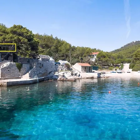 Daire Karbuni Blato (Korcula)