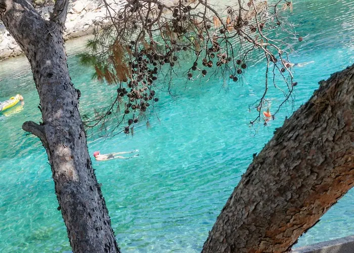 Karbuni Blato (Korcula)